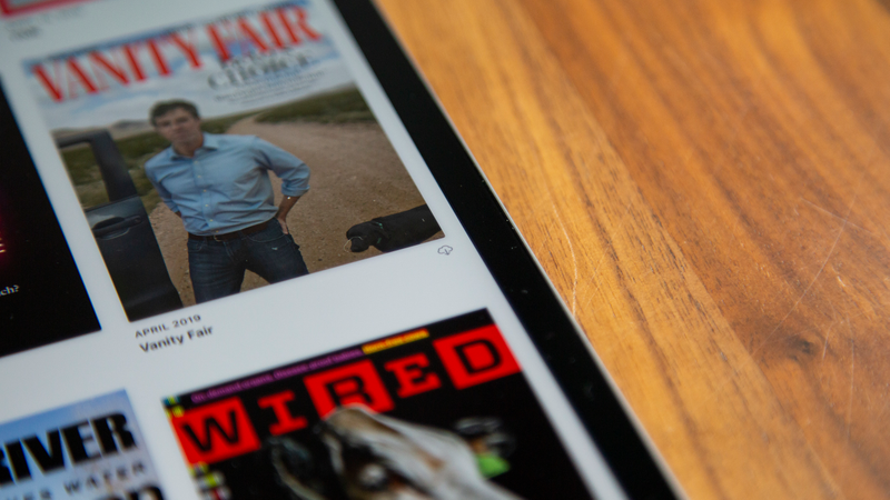 Tapping the tiny download icon allows you to view an issue offline but does not save that issue in an obvious place.